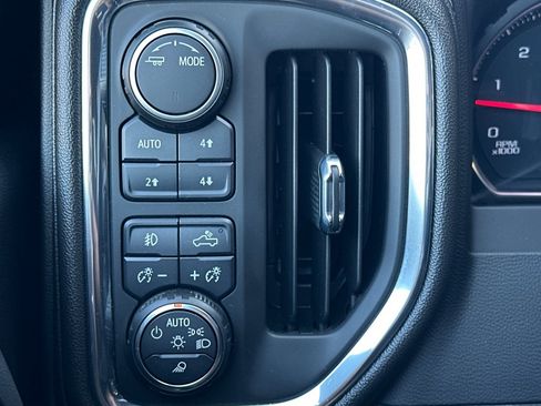 Used 2023 Chevrolet Silverado 3500 LTZ w/ Gooseneck/5TH Wheel Package image 34