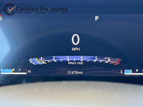 Used 2024 Jeep Grand Cherokee Laredo image 28