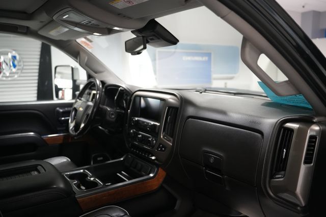 Used 2018 Chevrolet Silverado 2500 High Country w/ Duramax Plus Package AWD/4WD image 19
