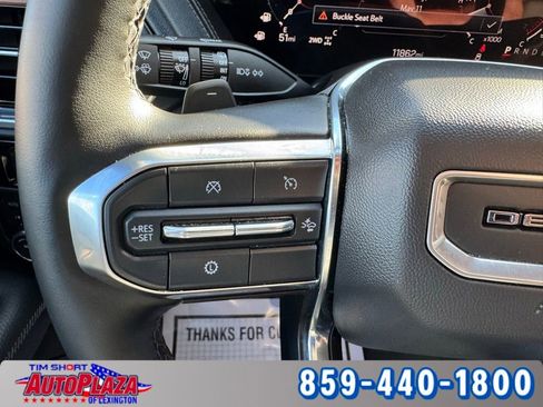 Used 2025 GMC Yukon XL Denali AWD/4WD image 23