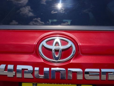 Used 2016 Toyota 4Runner SR5 Premium image 33