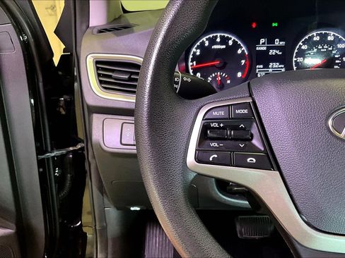 Used 2020 Hyundai Accent SE FWD image 11