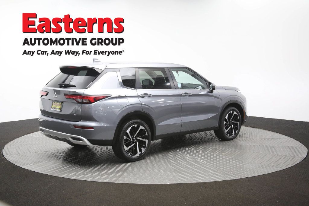 Used 2024 Mitsubishi Outlander SE FWD image 42