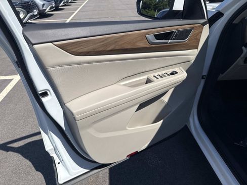 Certified 2024 Volkswagen Atlas SE AWD/4WD image 18