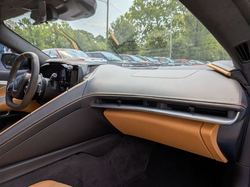Used 2024 Chevrolet Corvette Stingray Premium Cpe w/ Z51 Performance Package RWD image 33