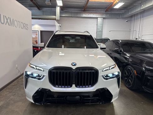 Used 2026 BMW X7 xDrive40i w/ M Sport Package AWD/4WD image 2