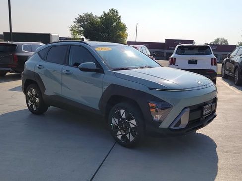 Used 2024 Hyundai Kona SEL AWD/4WD image 7
