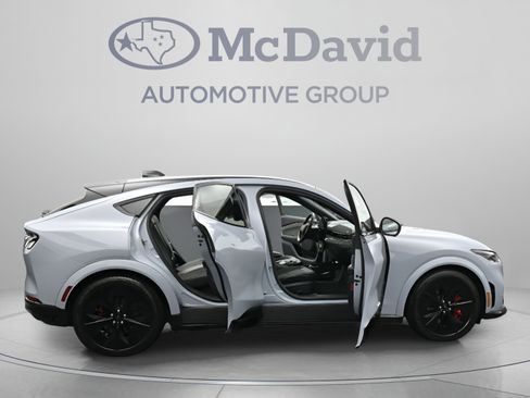 Used 2025 Ford Mustang Mach-E GT AWD/4WD image 41