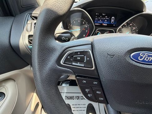 Used 2017 Ford Escape SE w/ Equipment Group 201A AWD/4WD image 32