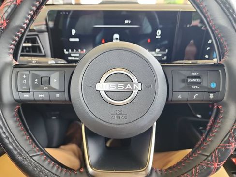 Used 2025 Nissan Kicks SR AWD/4WD image 14