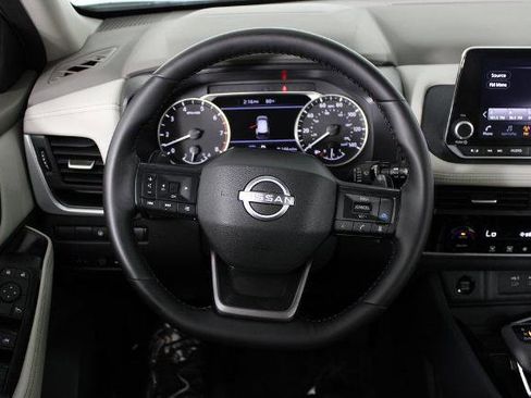 Certified 2025 Nissan Rogue SV image 6