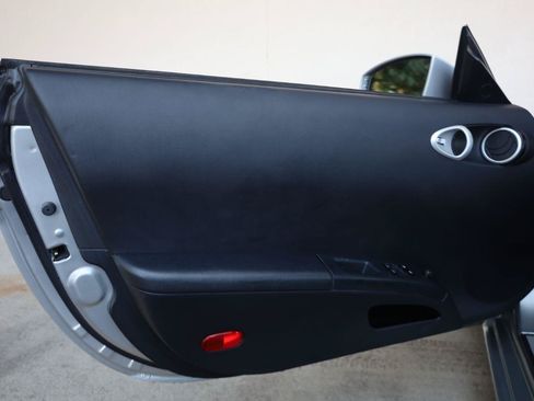 Used 2004 Nissan 350Z Touring RWD image 19