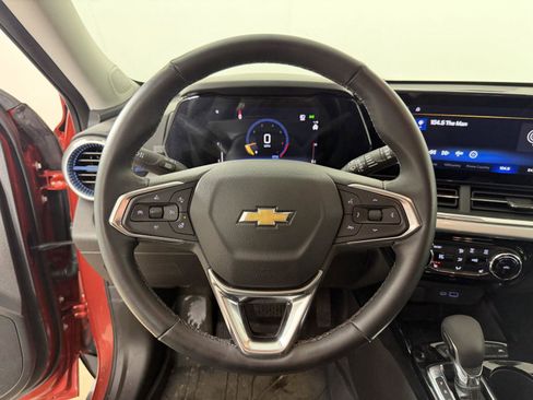 Used 2024 Chevrolet Trax LT w/ Driver Confidence Package image 4