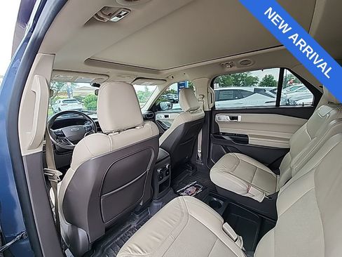 Used 2020 Ford Explorer Platinum w/ Premium Technology Package AWD/4WD image 4