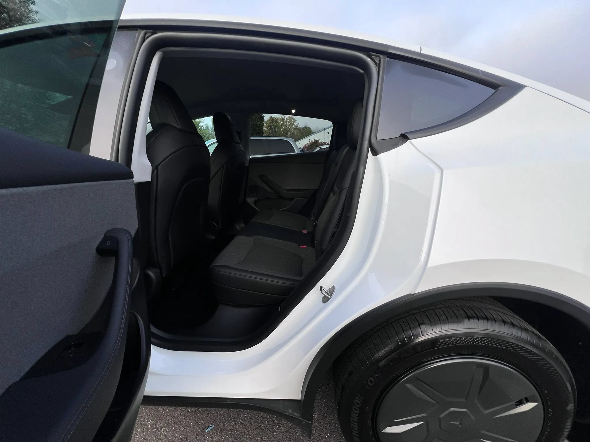 Used 2026 Tesla Model Y AWD image 24