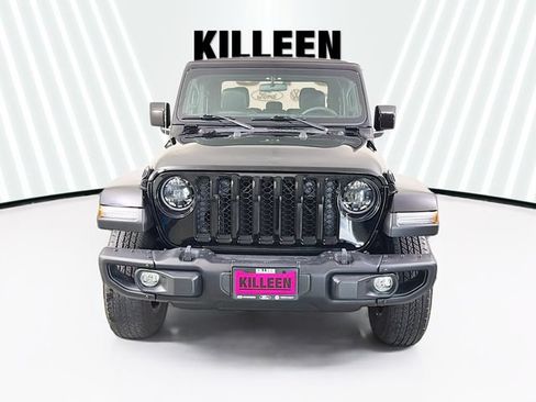 Used 2023 Jeep Gladiator Sport AWD/4WD image 2