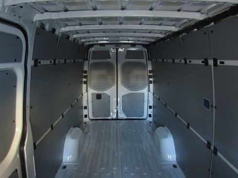 Used 2025 Mercedes-Benz Sprinter 2500 image 22