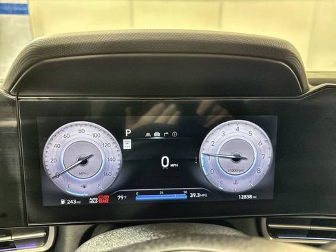 Certified 2025 Hyundai Elantra SEL FWD image 10