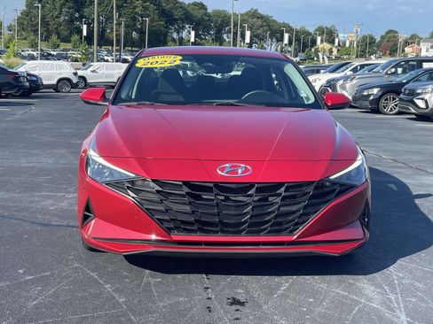 Used 2022 Hyundai Elantra SEL FWD image 2