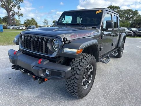 Used 2024 Jeep Gladiator Rubicon w/ Technology Group image 3