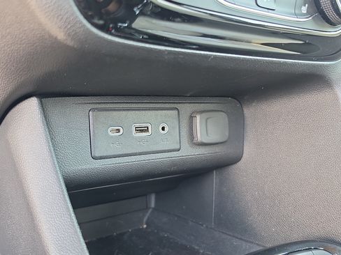 Certified 2023 Buick Encore GX Preferred w/ Cold Weather Comfort Package FWD image 28