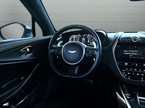 Used 2021 Aston Martin DBX image 37