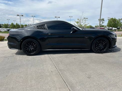 Used 2017 Ford Mustang GT Premium w/ GT Performance Package RWD image 10