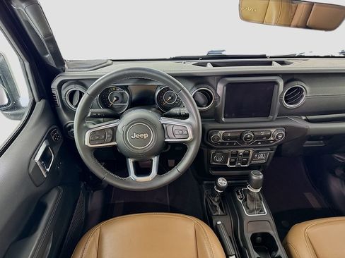 Used 2021 Jeep Gladiator Overland image 22