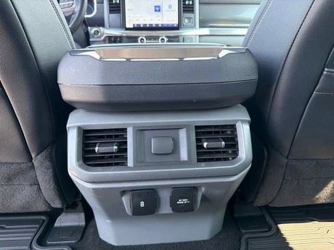 Used 2022 Ford F150 Lariat AWD/4WD image 39