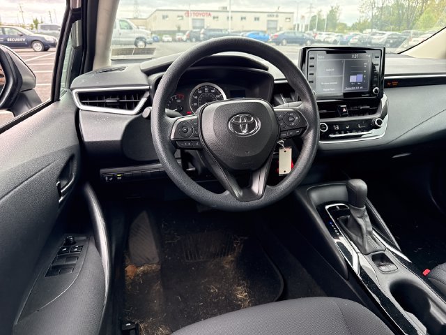 Used 2022 Toyota Corolla LE FWD image 19