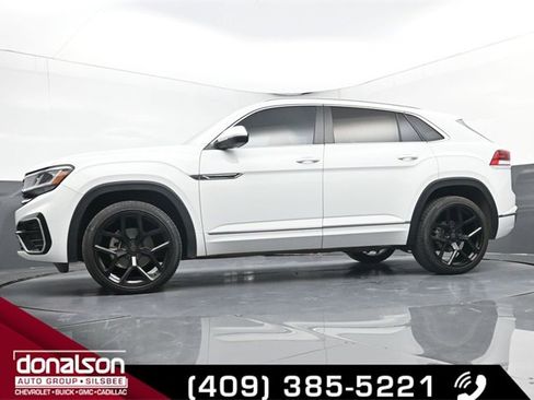 Used 2020 Volkswagen Atlas Cross Sport SEL R-Line image 14