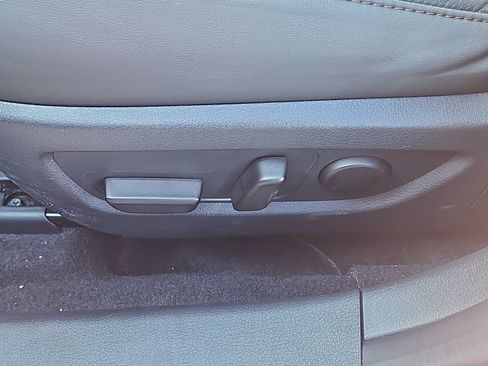 Certified 2025 MAZDA CX-30 AWD 2.5 S w/ Premium Package image 15