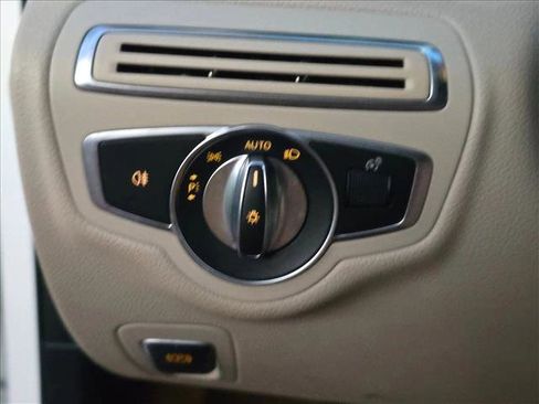 Used 2018 Mercedes-Benz C 300 4MATIC Sedan image 12