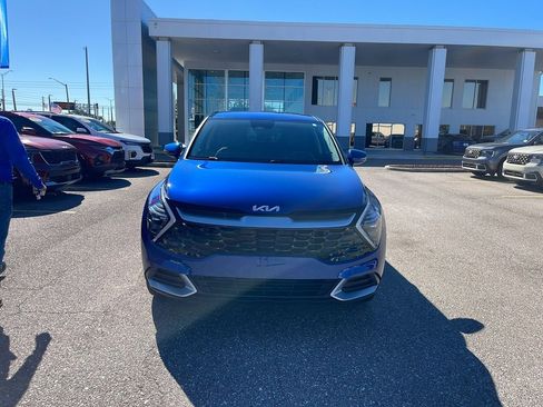 Used 2024 Kia Sportage EX image 3