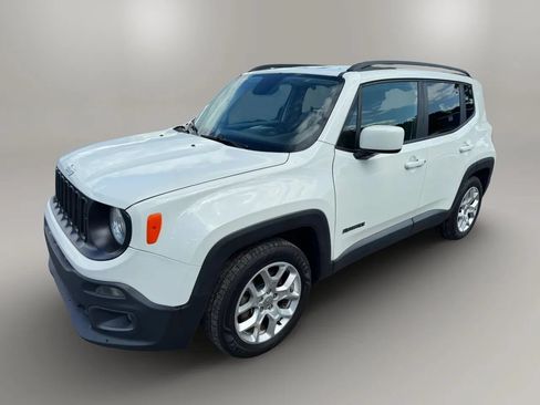 Used 2018 Jeep Renegade Latitude FWD image 7