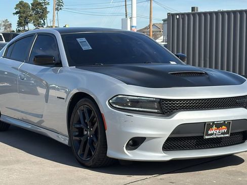 Used 2022 Dodge Charger R/T w/ Blacktop Package image 7