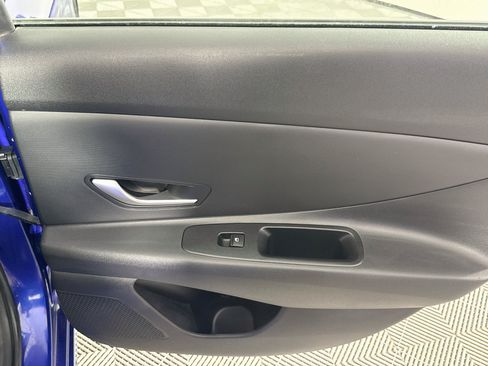 Used 2024 Hyundai Elantra SE FWD image 25