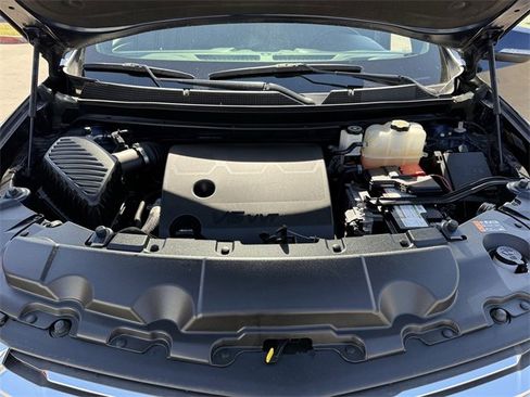 Used 2023 Chevrolet Traverse LT image 30