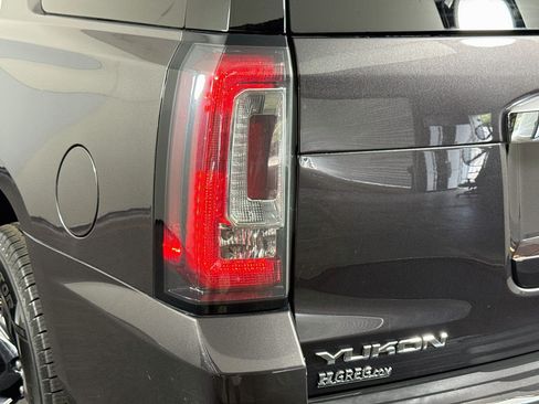 Used 2018 GMC Yukon Denali RWD image 35