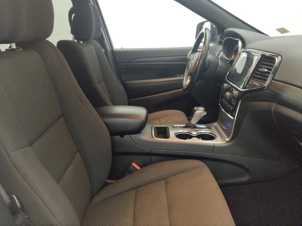 Used 2022 Jeep Grand Cherokee Laredo E w/ Security & Convenience Group RWD image 21