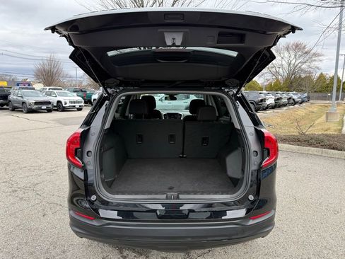 Used 2024 GMC Terrain SLE image 10