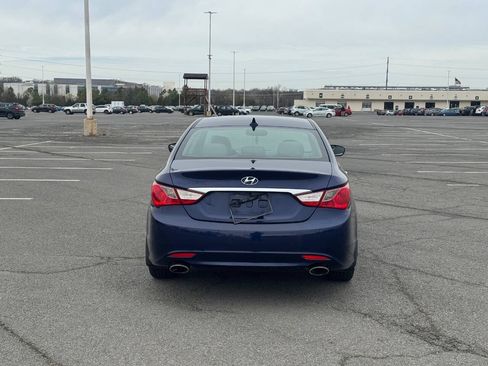 Used 2011 Hyundai Sonata SE w/ Navigation & Sunroof Pkg 4 FWD image 6