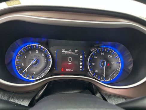 Used 2020 Chrysler Voyager Lxi image 23