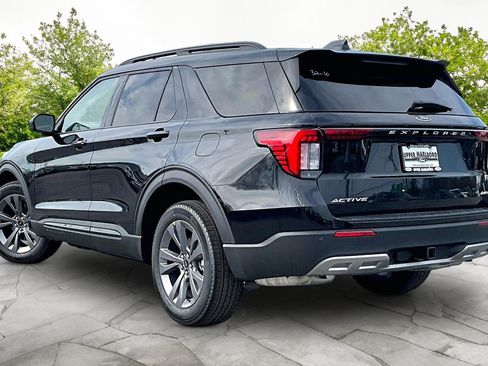 New 2026 Ford Explorer Active w/ Active Comfort Package image 3