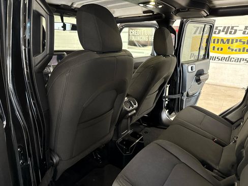 Used 2021 Jeep Gladiator Sport image 29