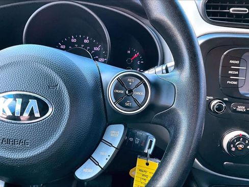 Used 2017 Kia Soul FWD image 25