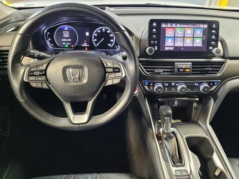 Used 2018 Honda Accord Touring image 22