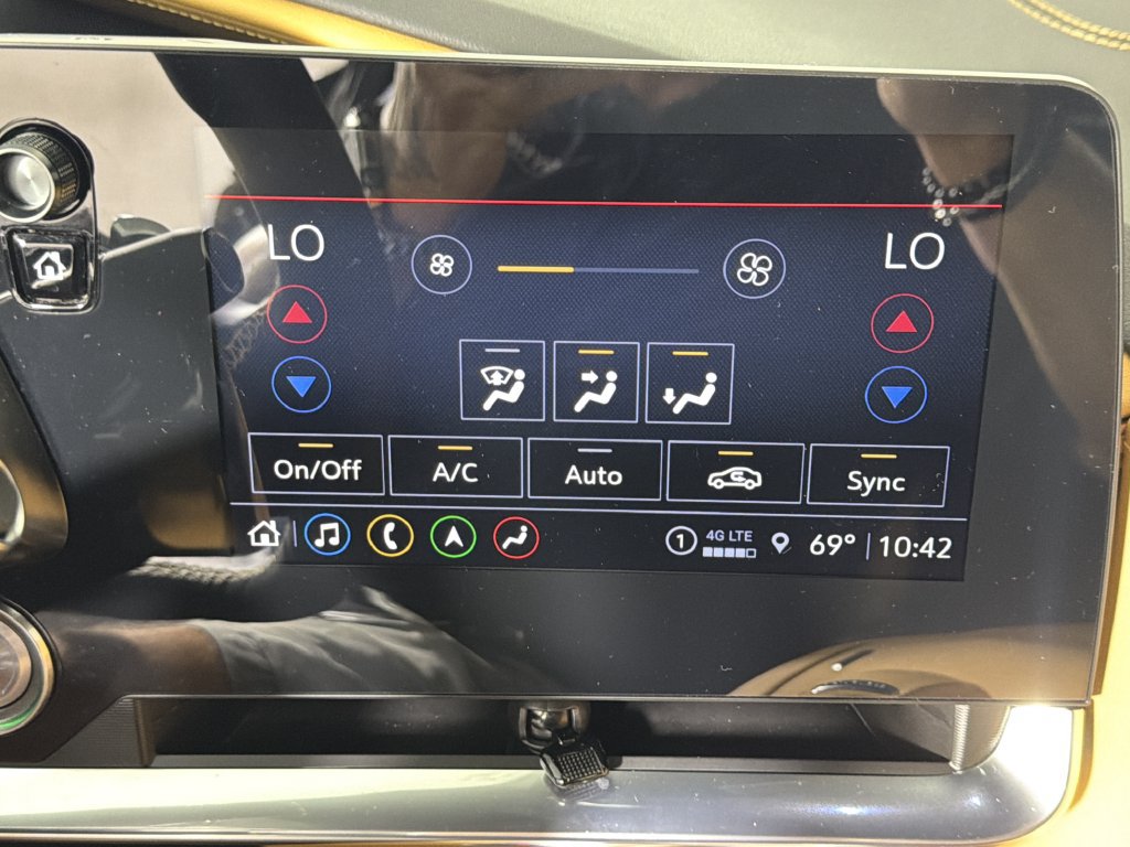 Used 2023 Chevrolet Corvette Stingray Preferred Conv w/ Z51 Performance Package RWD image 18