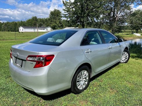 Used 2014 Toyota Camry LE FWD image 8