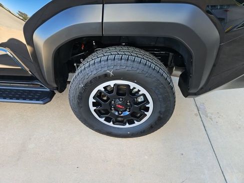 Used 2025 Toyota 4Runner TRD Off-Road image 11